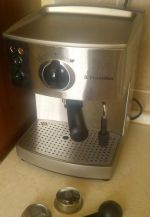 Predám málo použ. plne funkčný kávovar značky Elektrolux EEA 150 Crema